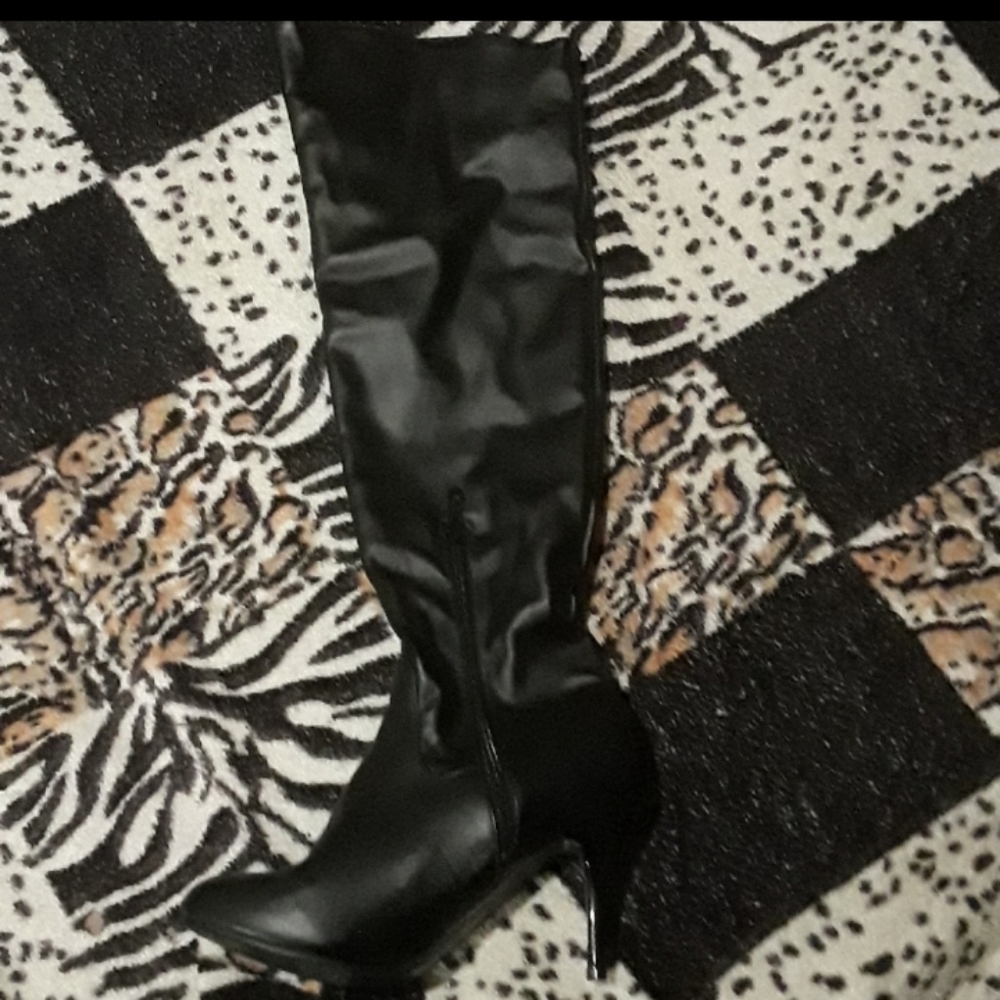 Nwot. Knee high boots
